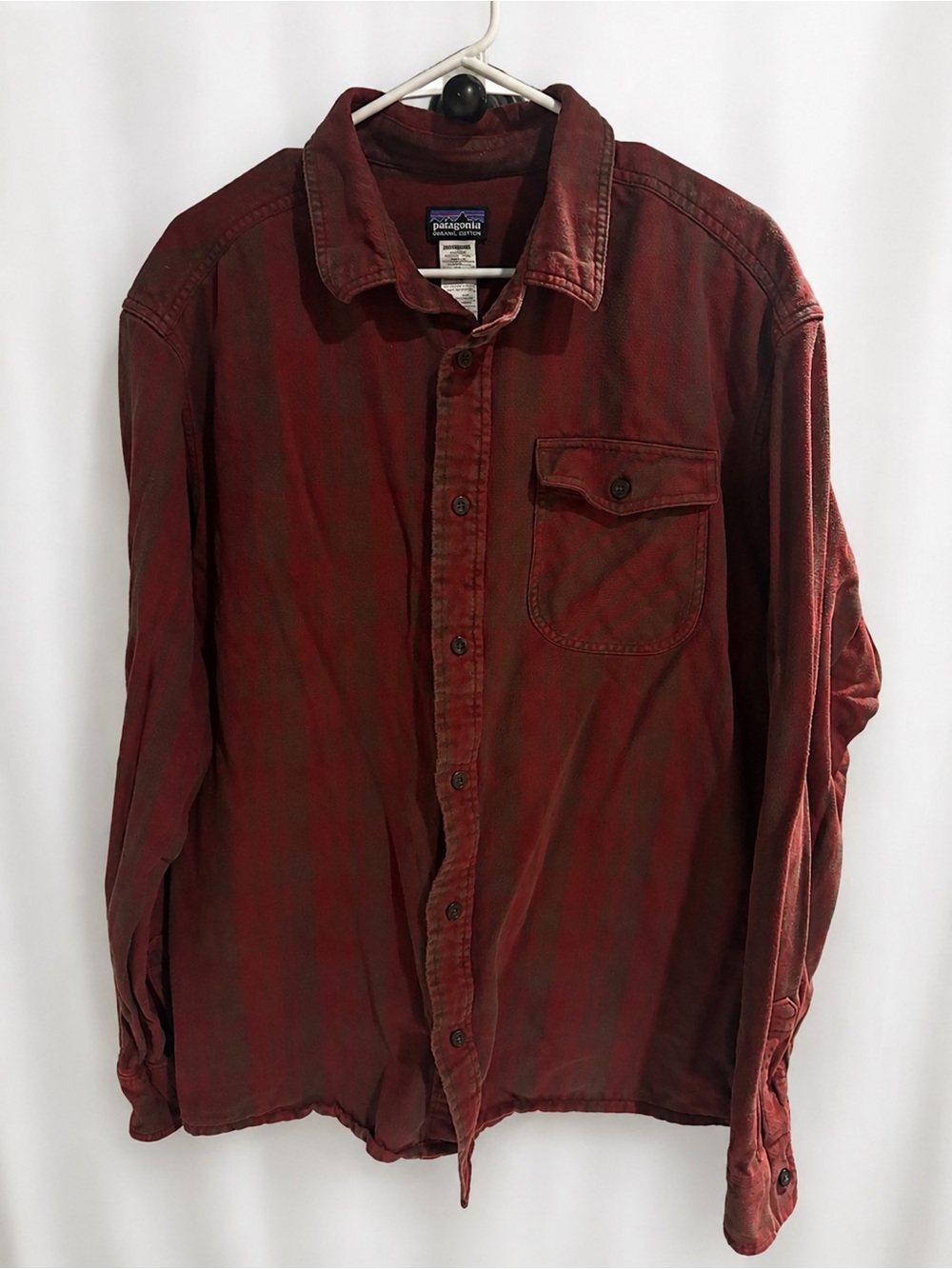 Patagonia Organic Cotton Flannel Button-Up Shirt Men’s XL Red Brown Plaid